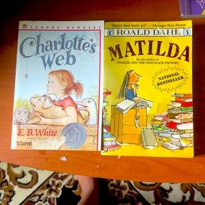 Charlotte‘s Web and Matilda reading book